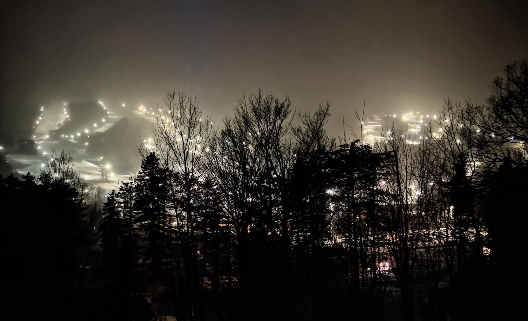 Condo Sur 2 Niveaux Avec Magnifique Vue Sur La Montagne สโตนแฮม ภายนอก รูปภาพ